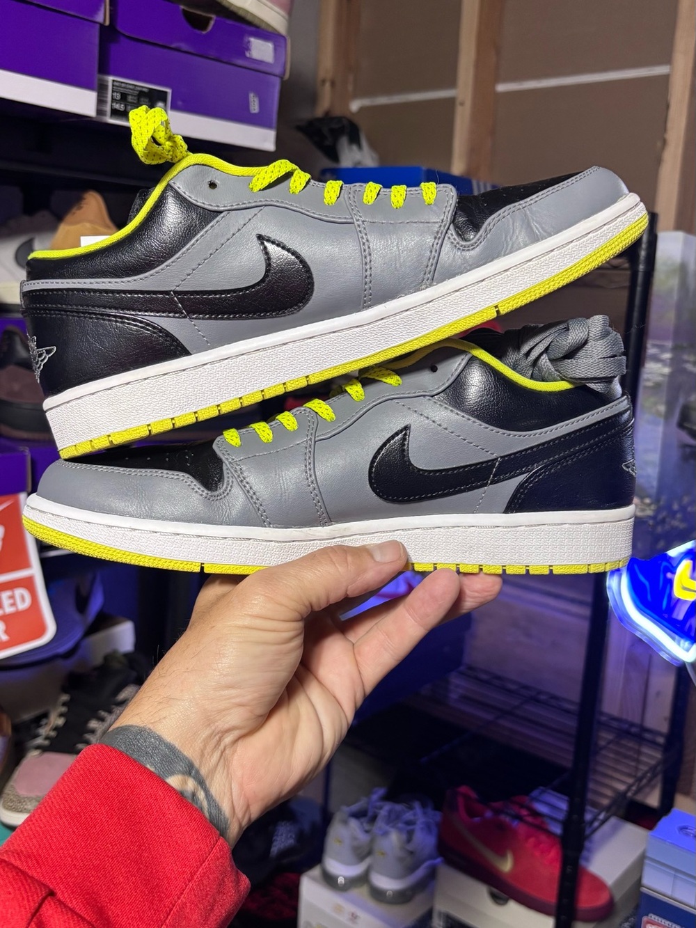 JORDAN 1 RETRO LOW 'VIBRANT YELLOW' - 10M - Picture 4 of 8